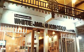 White Jail At Koh Tao Hostel